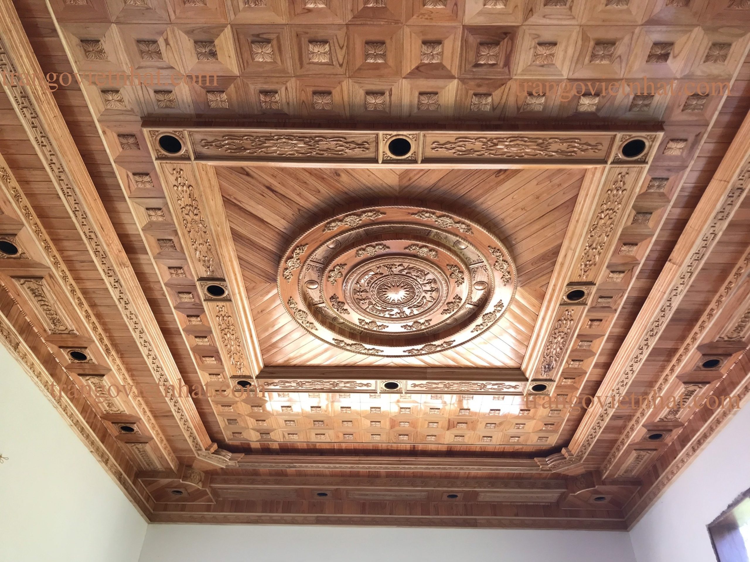 Mẫu Trần Gỗ Xoan Đẹp X46