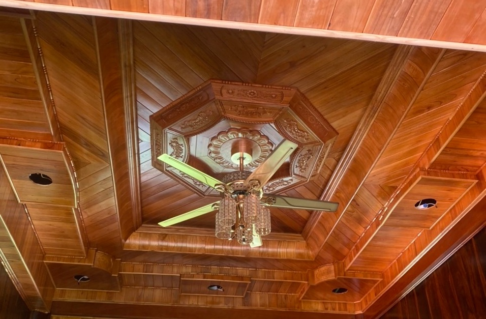 Mẫu Trần Gỗ Xoan Đẹp X49