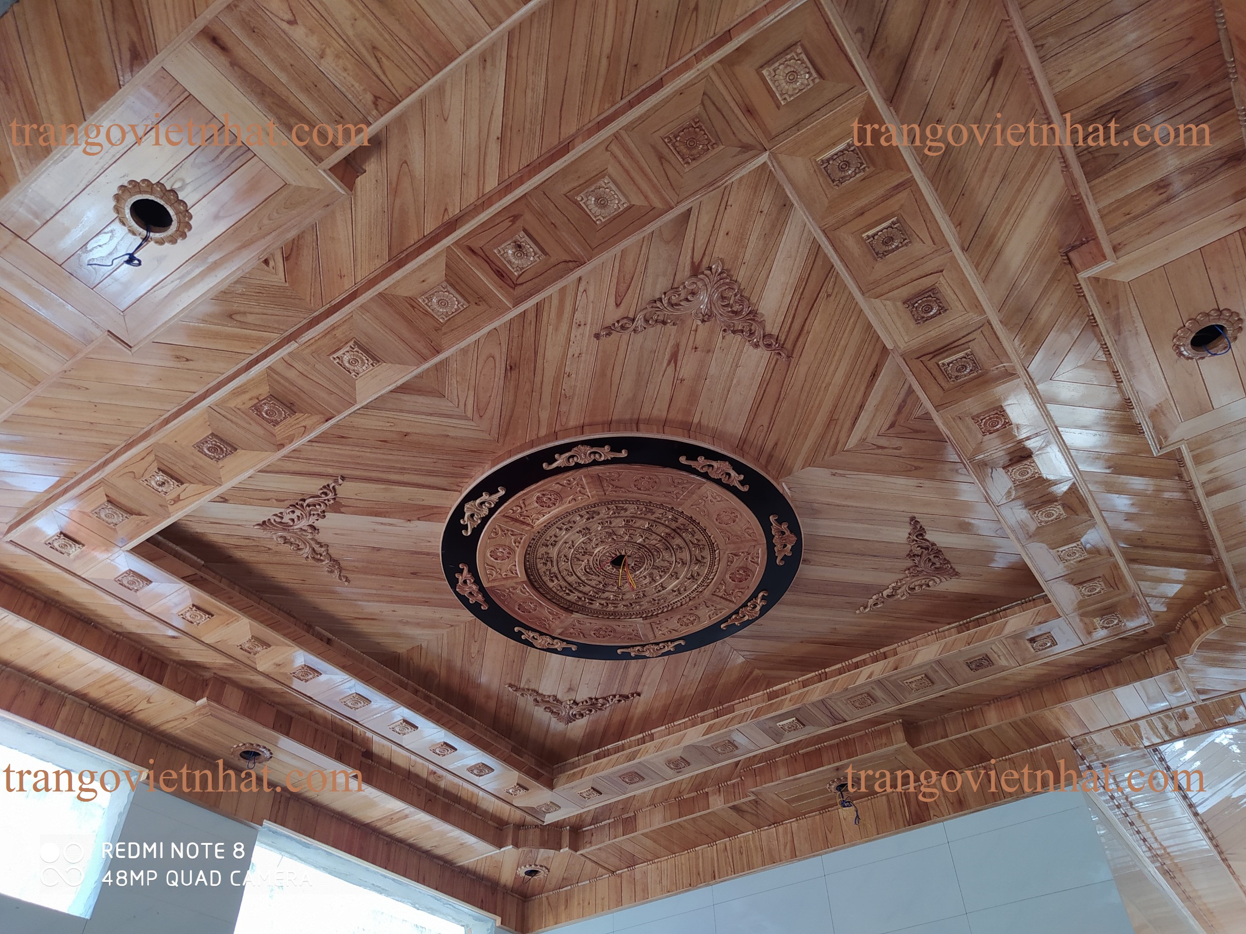 Mẫu Trần Gỗ Xoan Đẹp X56