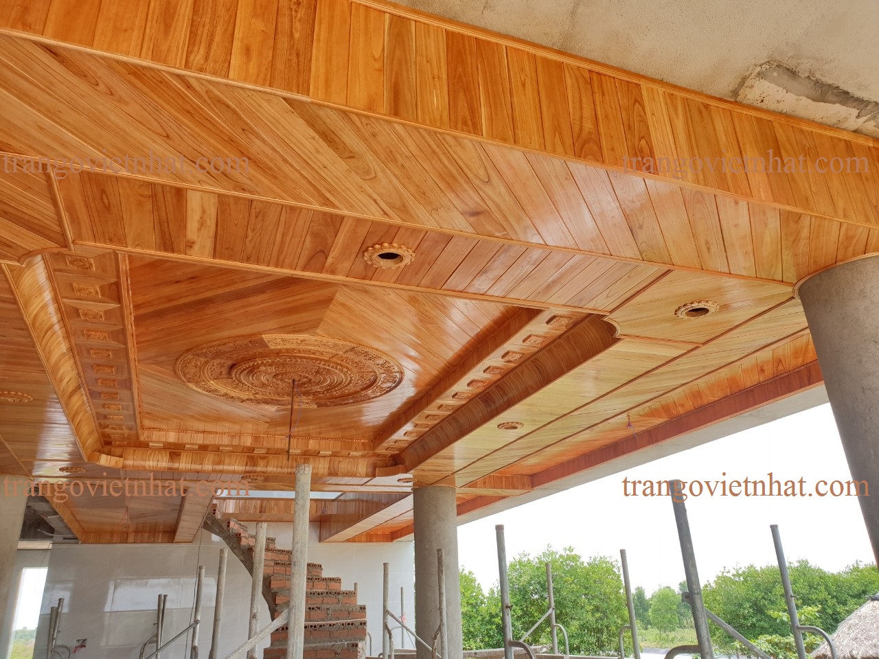Mẫu Trần Gỗ Xoan Đẹp X57